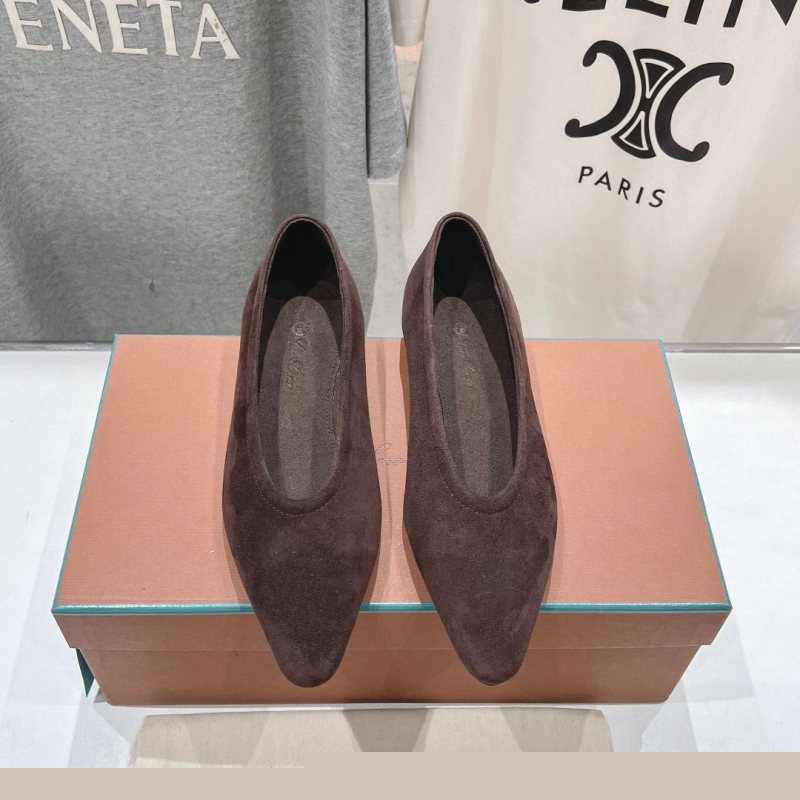 Other flat shoes